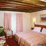 Royal Opéra Hotel 3*