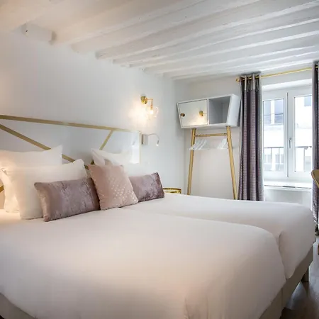 Royal Opera Hotel 3*