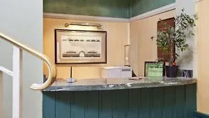Royal Opera Hotel