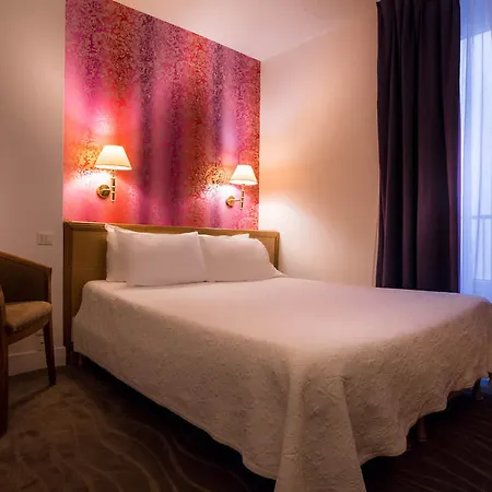 Royal Opera Hotel 3*