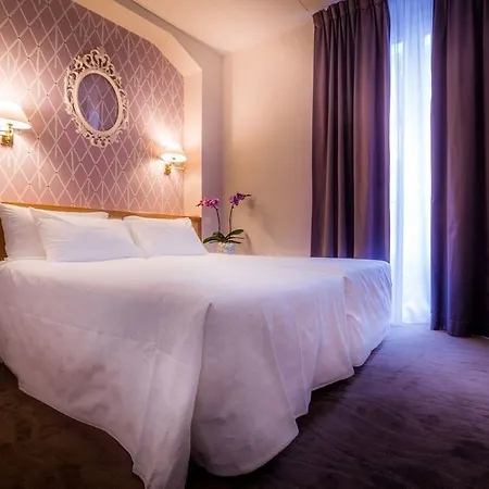 رويال أوبرا 3* باريس