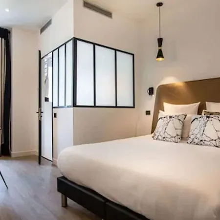 Hotel Royal Opera Paryż