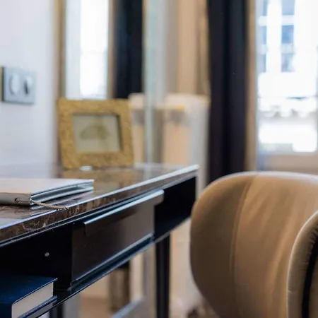 Hotel Royal Opera Paryż